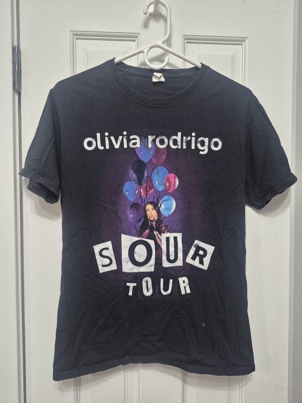 Olivia Rodrigo 'Sour Tour' Graphic Tee - Black